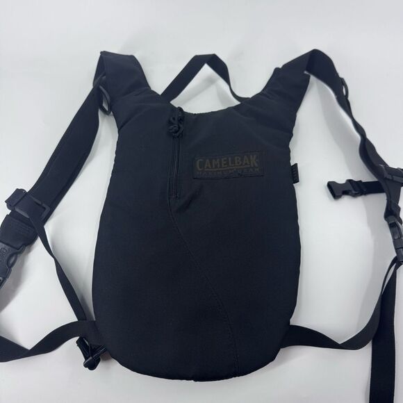 CamelBak lightweight Unisex Black Backpack - Picture 2 of 8